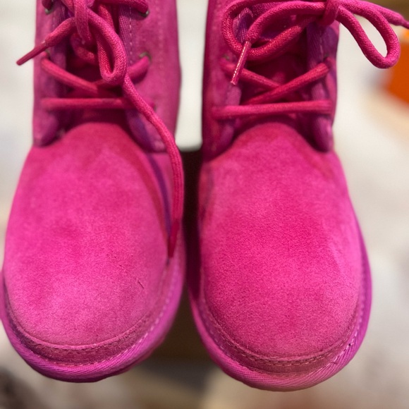 Girls pink UGG. Size 3, gently used. Worn once. Like new. - Picture 7 of 7